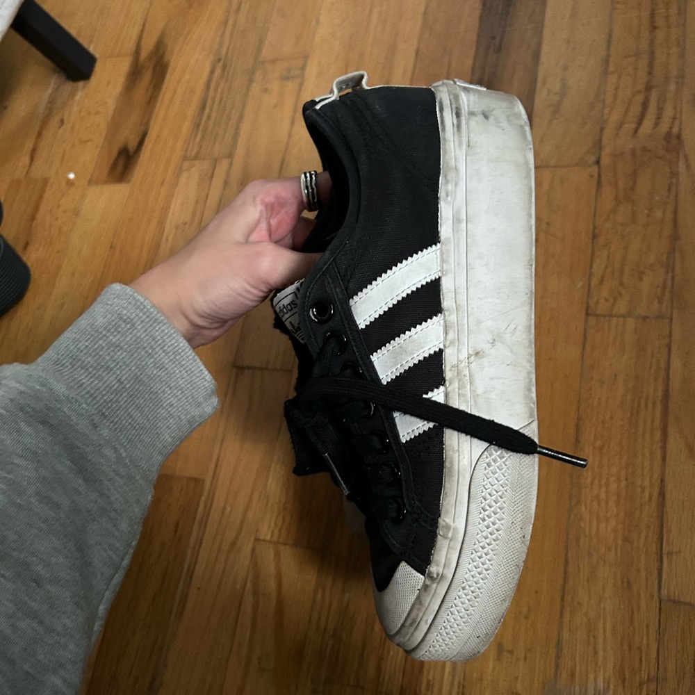 Adidas - Picture 3 of 4